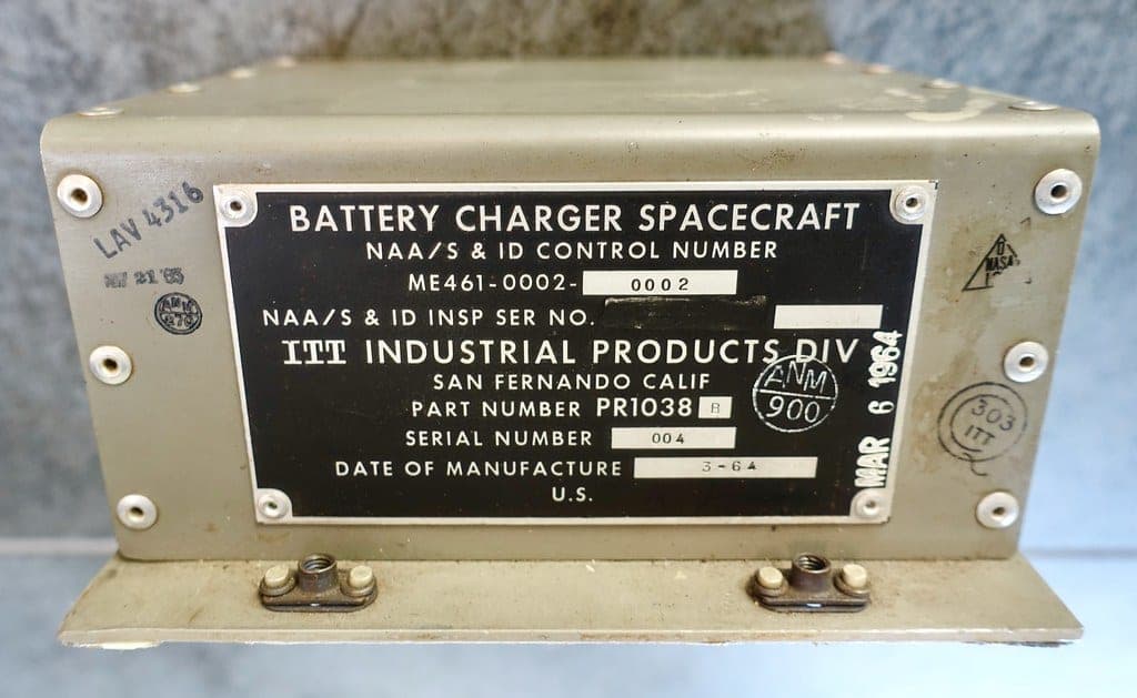 Voltage measurement on an electrical meter